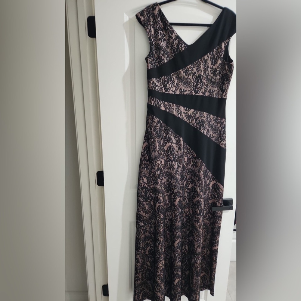 Melrose Elegant Black and Pink/nude Lace Dress - Picture 3 of 3